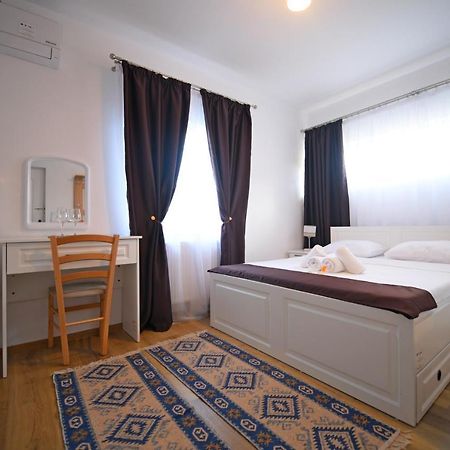 Pensiunea Hera Haţeg Extérieur photo