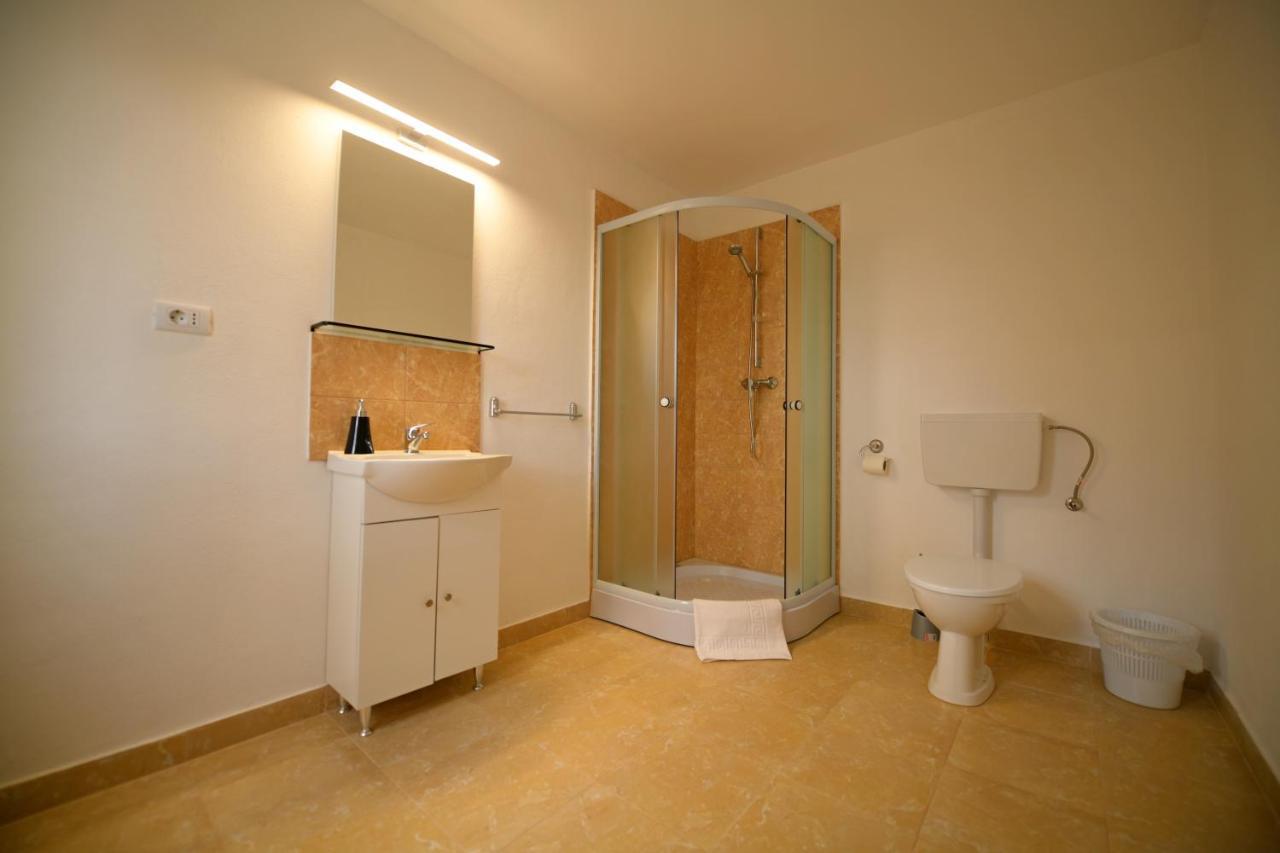 Pensiunea Hera Haţeg Extérieur photo