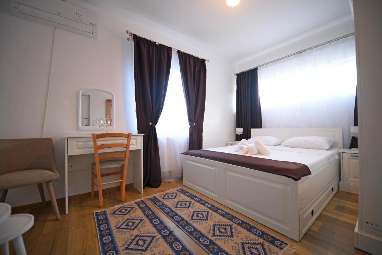 Pensiunea Hera Haţeg Extérieur photo