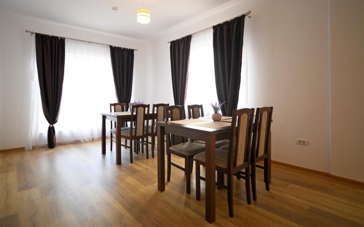Pensiunea Hera Haţeg Extérieur photo