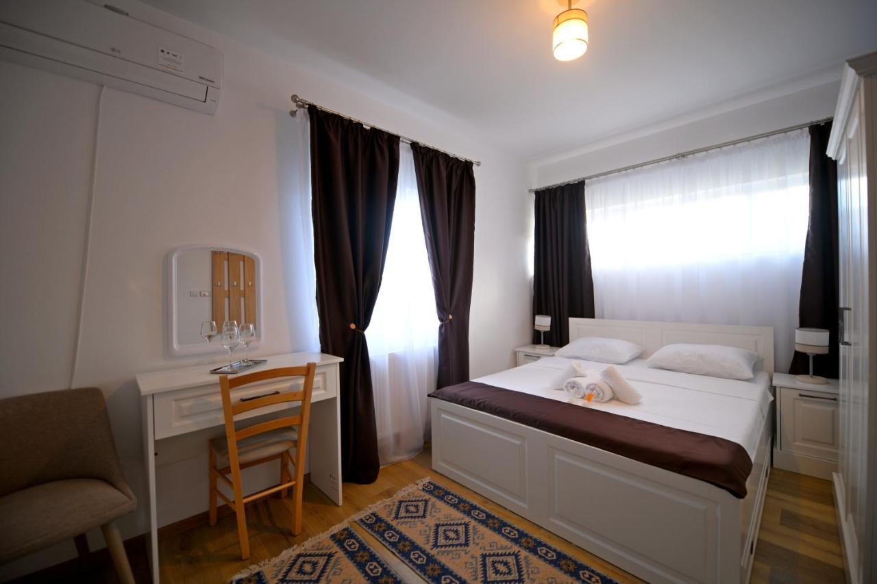 Pensiunea Hera Haţeg Extérieur photo